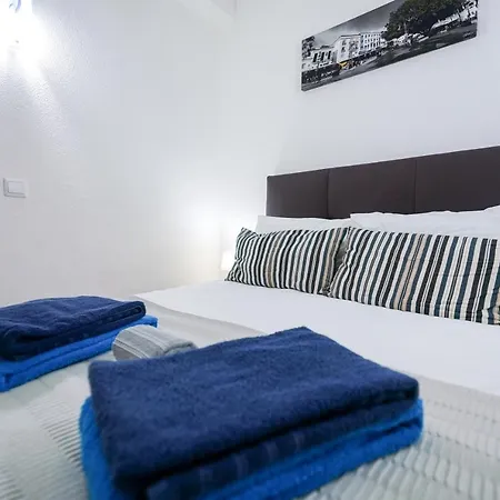 Bay View W/pool 3-min Walk To The 아파트 알부페이라