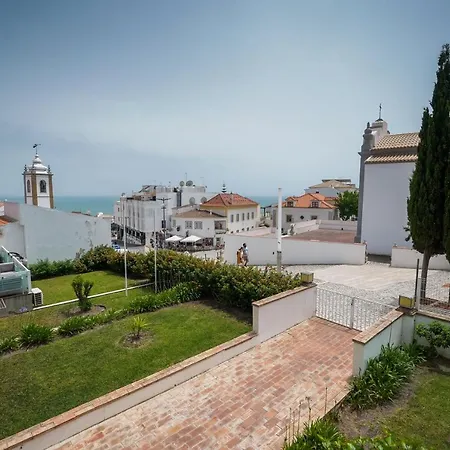 Bay View W/pool 3-min Walk To The Albufeira